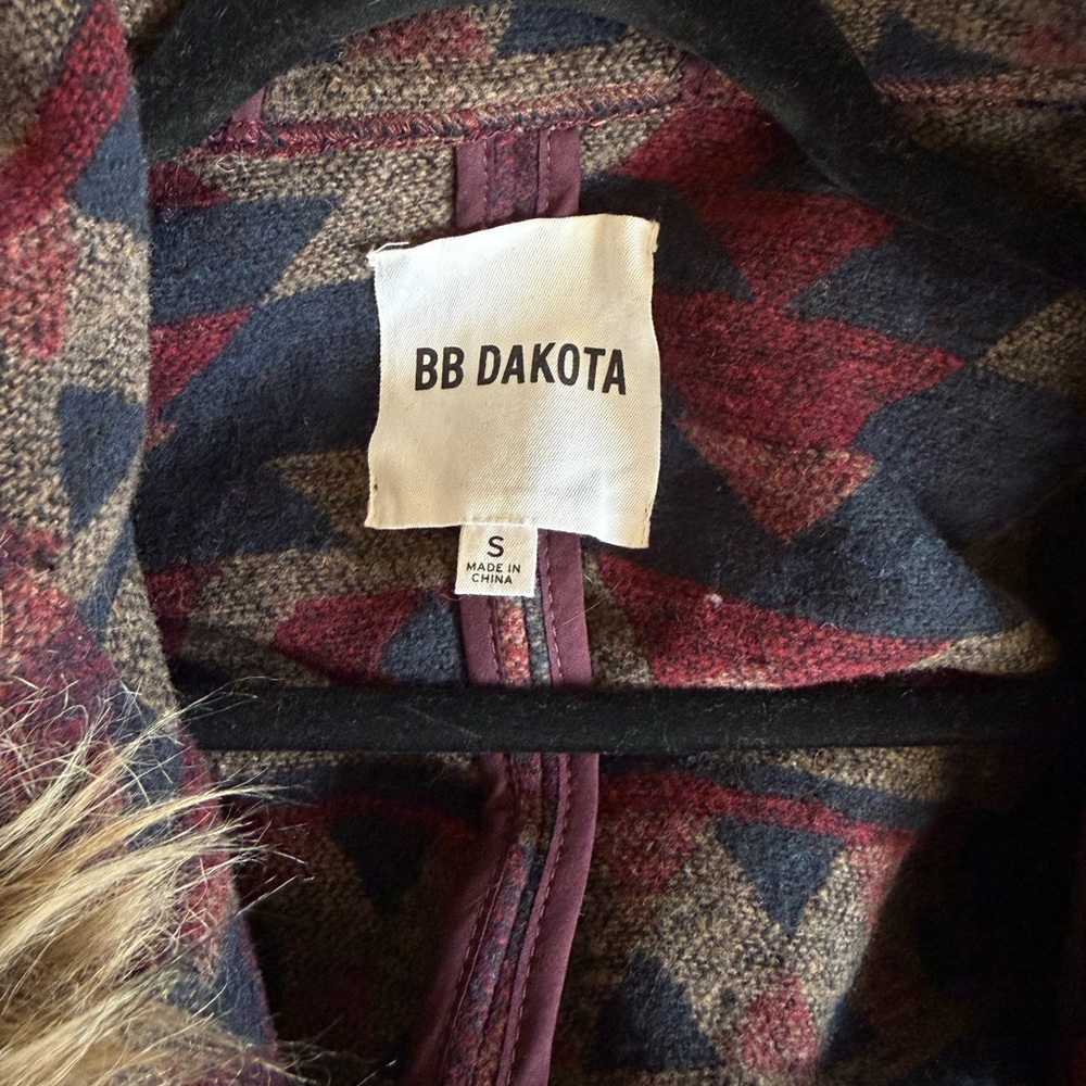 BB Dakota Burgundy Western Aztec Print Anorak Coat Jacket Faux Fur Hood - Size S - Picture 8 of 8
